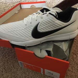 Men’s Nike Explorer 2 golf shoes